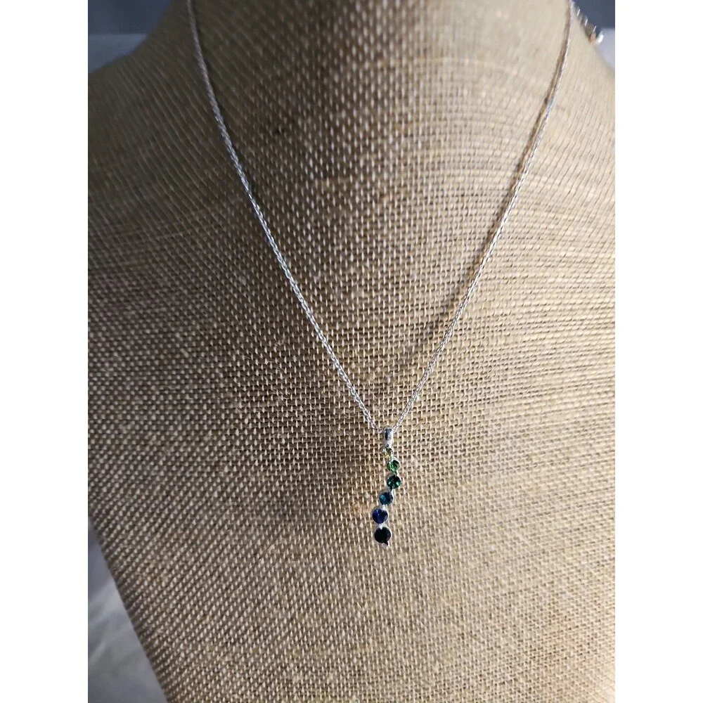 Avon Believe in Love Ombré Pendant Necklace Cool